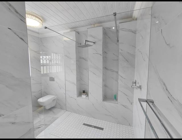 5 BEDROOM FREESTANDING FOR SALE IN FLORA PARK